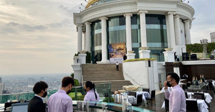 Die imposante Sky Bar des Restaurants Scirocco mit der markanten Goldkuppel ist vor allem durch den Film «Hangover 2» bekannt geworden.