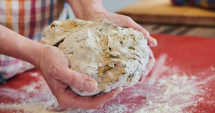 Behörden haben vor krankmachenden Bakterien in Mehl gewarnt. (Archivbild)