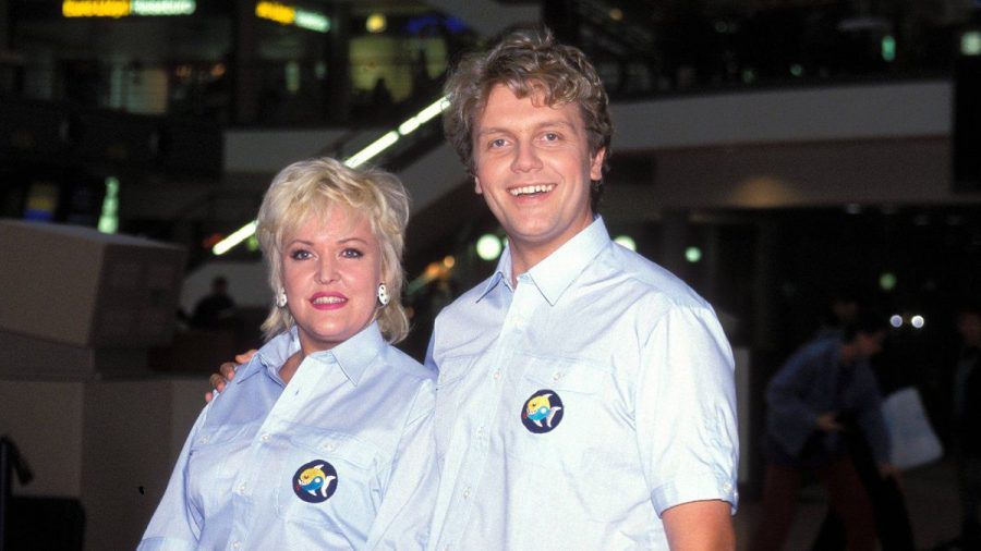 Hape Kerkeling 1995 mit Angelika Milster in "Club Las Piranjas". (smi/spot)