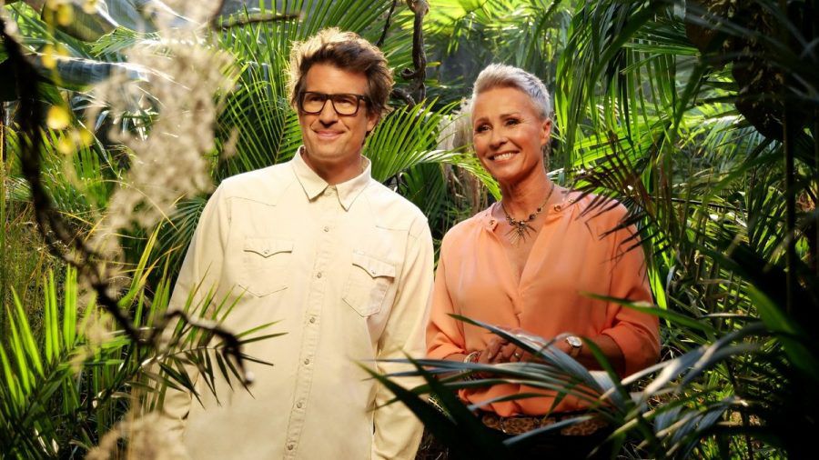 Daniel Hartwich (l.) und Sonja Zietlow freuen sich auf ihren neuen Arbeitsplatz in Südafrika. (wag/spot)