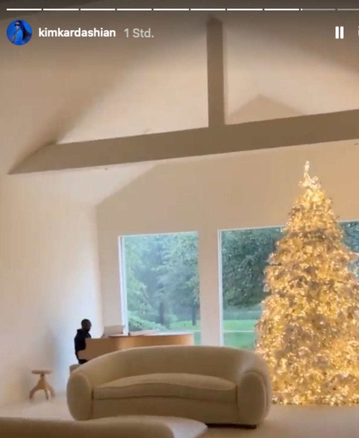 Kim Kardashian und ihre dekadente Art Weihnachten zu feiern