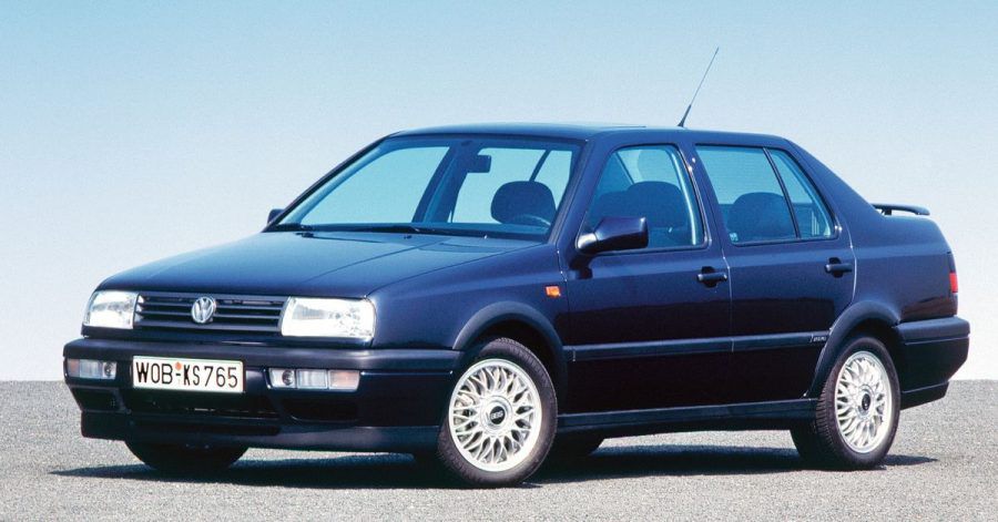 Er sieht aus wie ein Golf mit Kofferraumdeckel, doch mit VR6-Motor wird auch ein VW Vento vom Biedermann zum Brandstifter.