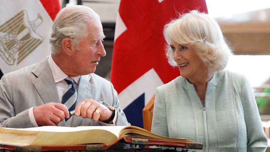 Prinz Charles und Herzogin Camilla gehen mit den royalen Fans auf eine literarische Reise. (tae/spot)