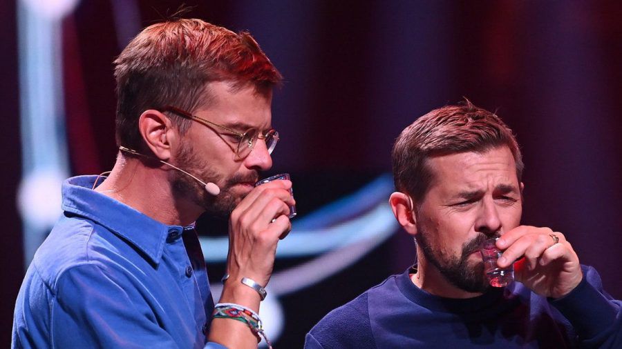 Joko Winterscheidt (l.) und Klaas Heufer-Umlauf haben sich wieder Sendezeit bei "Joko & Klaas gegen ProSieben" erspielt. (wue/spot)