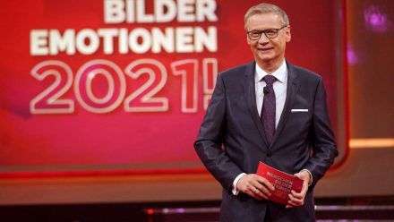 Günther Jauch blickt mit Promi-Gästen auf das Jahr 2021 zurück. (jom/spot)