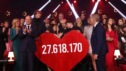 27.618.170 Euro sammelten die Promis bei der diesjährigen "Ein Herz für Kinder"-Gala im ZDF ein. (dr/spot)