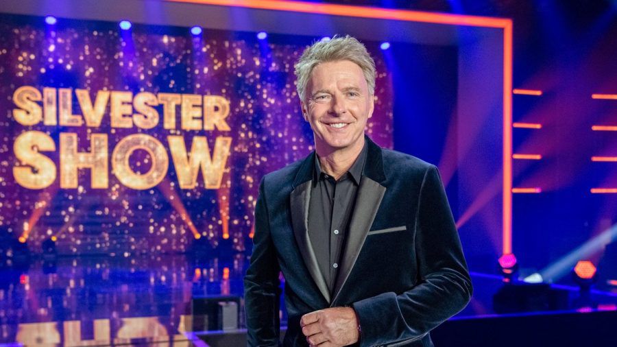 "Die Silvester Show mit Jörg Pilawa": Moderator Jörg Pilawa begrüßt viele musikalische Gäste. (cg/spot)