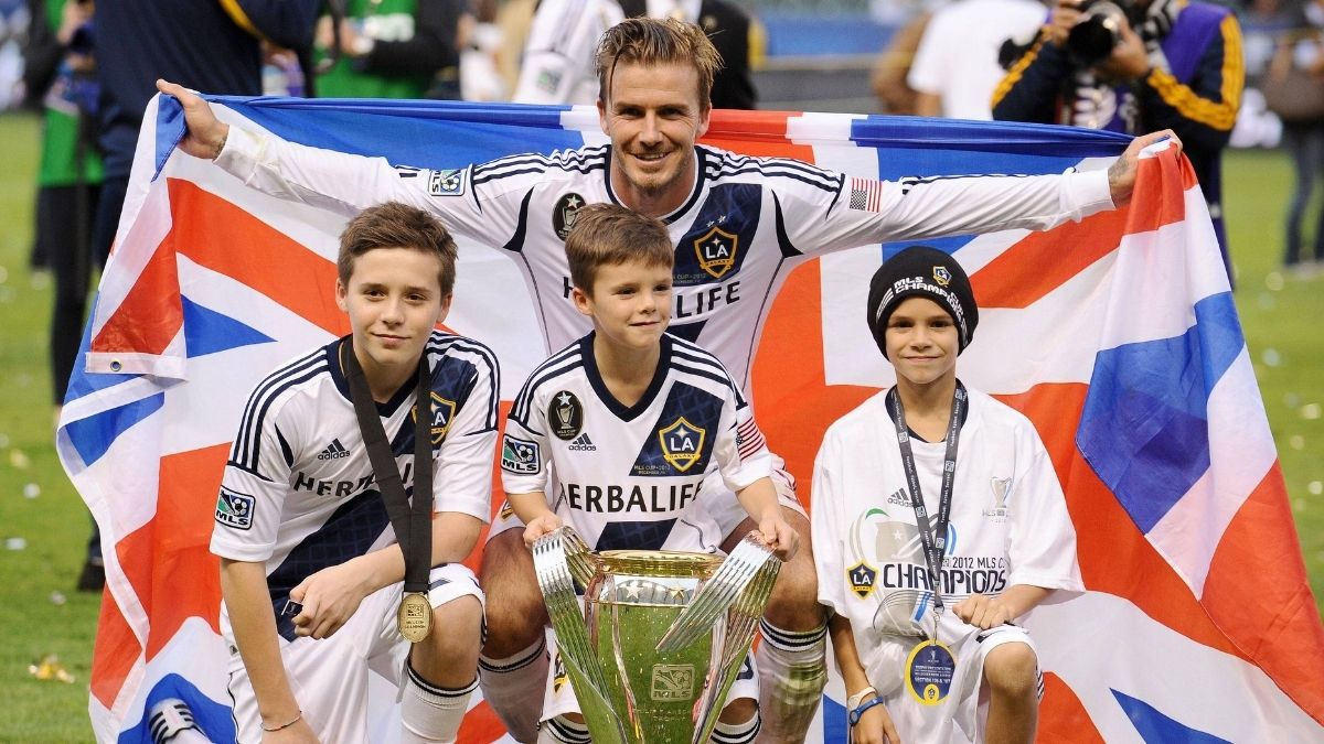 Neidisch auf die Söhne? David Beckham schummelt auf Familienfoto