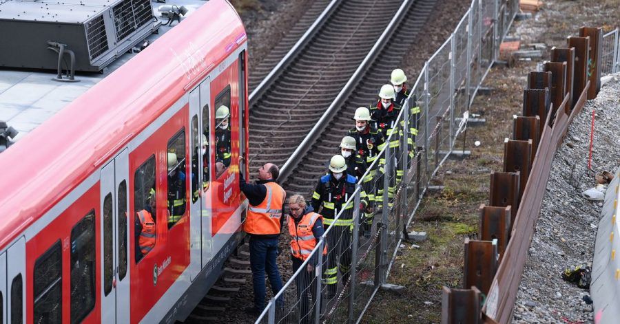 Nach einem lauten Knall in der Nähe der Donnersbergerbrücke läuft ein Polizeieinsatz.