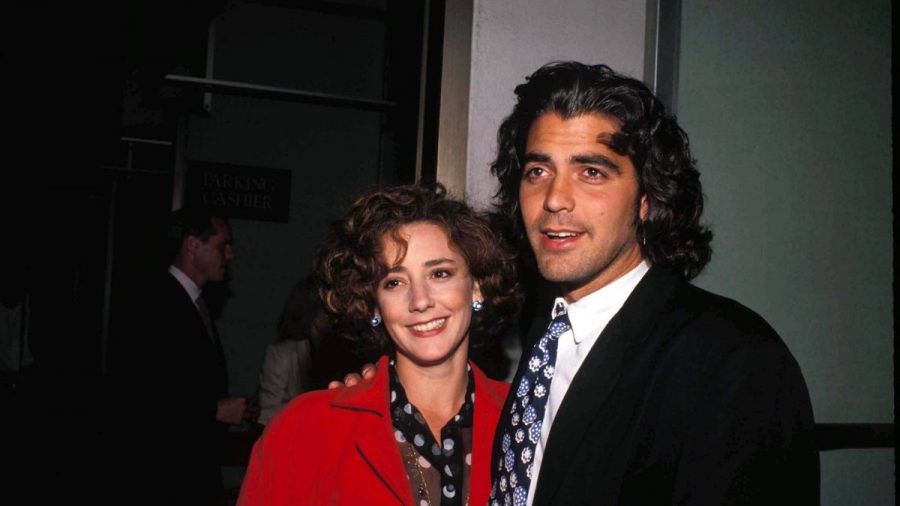 George Clooney 1990 mit prachtvoller Mähne und seiner ersten Frau Talia Balsam