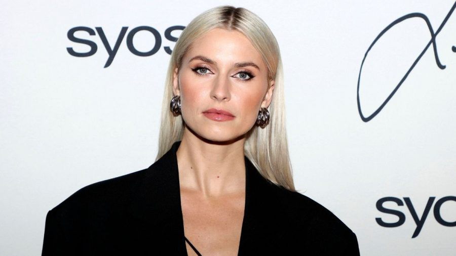 Lena Gercke schickt sexy Grüße aus dem Whirlpool