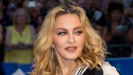 Madonna schmückt mit allen Kindern und Lover Ahlamalik den Weihnachtsbaum