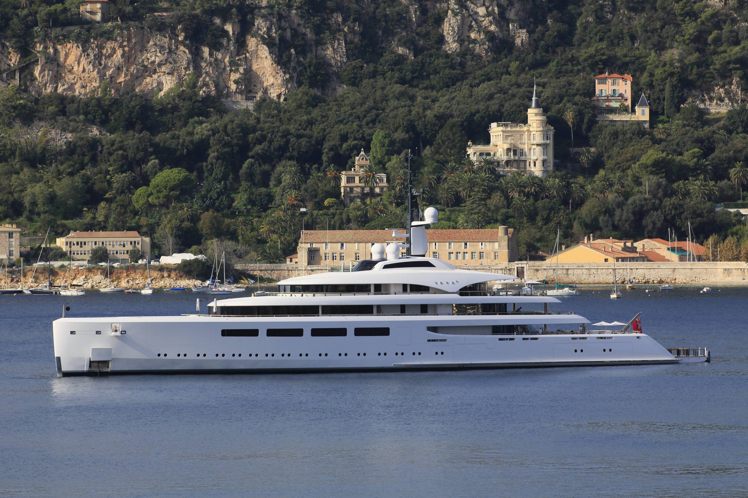 Treffen der Superyachten: So feiern Leonardo DiCaprio, Jeff Bezos, Roman Abramovitch & Co. Silvester