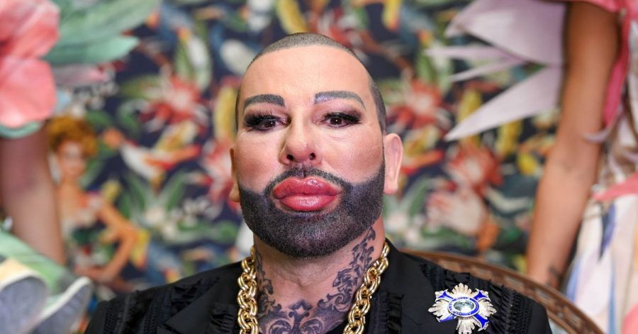 Modedesigner Glööckler freut sich auf den Dschungel.