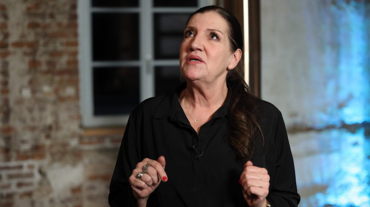 Video "Klassentreffen der Dschungelstars": Sarah Knappik sorgt für Wirbel
