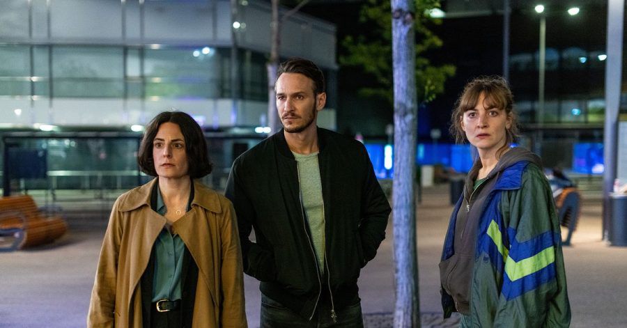 Esther Baumann (Brigitte Urhausen), Leo Hölzer (Vladimir Burlakov) und Pia Heinrich (Ines Marie Westernströer) ermitteln zu später Stunde in der Saarbrücker Innenstadt.