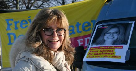 Maren Gilzer-Kuhlmann bei einem Wahlkampfauftritt in Oberkrämer.