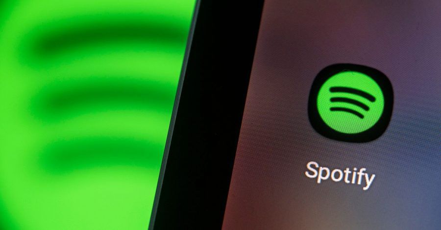 Mehrere Künstler, darunter Neil Young und Joni Mitchell, wollen ihre Musik von Spotify abziehen. (Archivbild)