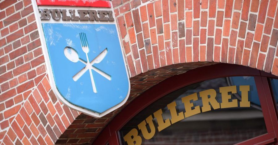 Der Eingang des Restaurants «Bullerei» von Hamburger Gastronom und Fernsehkoch Mälzer.