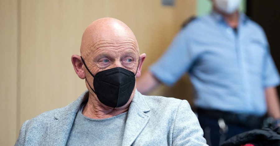 Joe Bausch (l) soll wegen eines Behördenfehlers mehrere Jahre lang kostenfrei in einer Dienstwohnung gelebt haben. Nach Ansicht der Staatsanwaltschaft hätte er das Landesamt auf den Fehler hinweisen müssen.