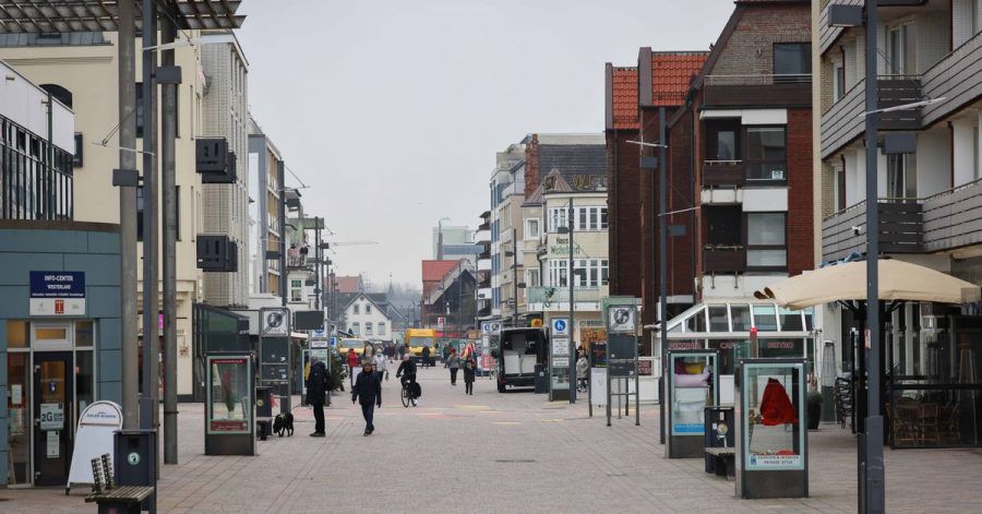 Mehrere Hotels und Gaststätten auf Sylt haben angesichts der rasant steigenden Corona-Zahlen vorläufig geschlossen.