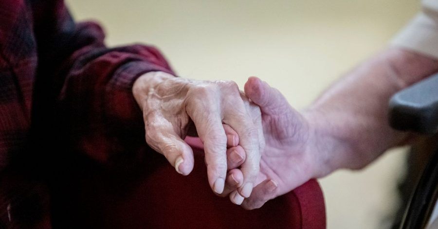 2050 könnten rund 153 Millionen Menschen mit Demenz leben. Zurückzuführen sei das vor allem auf Wachstum und Alterung der Bevölkerung.
