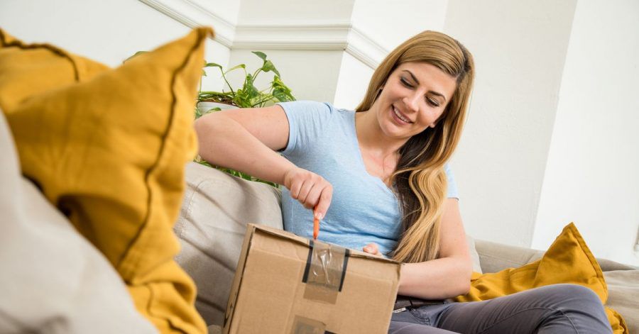 Wer Kleidung secondhand im Netz bestellt, sollte sich mit den Geschäftsbedingungen des jeweiligen Portals auseinandersetzen.