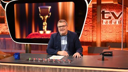 "TV total": Elton ist am Mittwochabend für Sebastian Pufpaff eingesprungen. (eee/spot)
