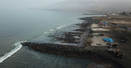 Das aus der Raffinerie La Pampilla des spanischen Energiekonzerns Repsol ausgelaufenen Öl hat nördlich der peruanischen Hauptstadt Lima 21 Strände verschmutzt.