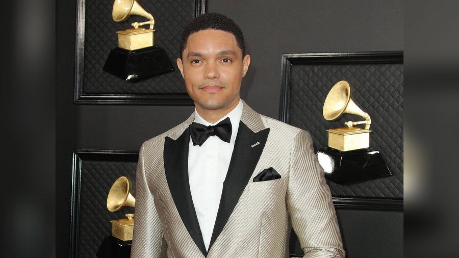 Trevor Noah soll die Grammy-Verleihung auch 2022 moderieren. (smi/spot)