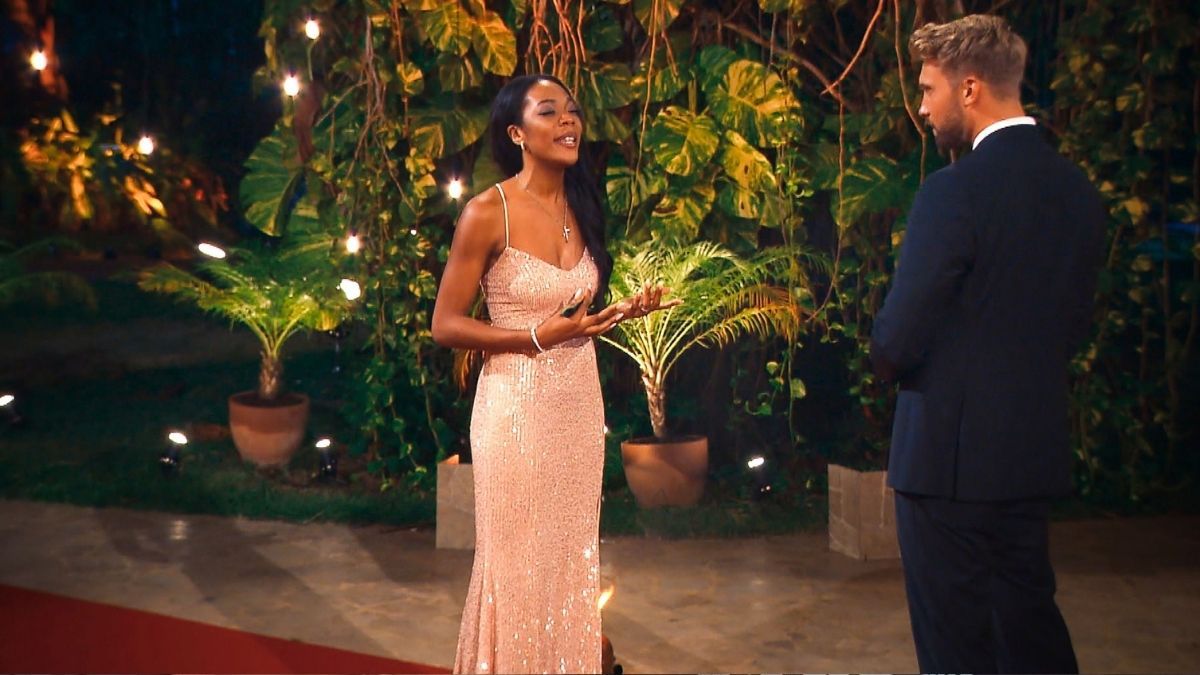"Der Bachelor" Folge 1: Das gab es noch nie! Dominik prankt Kandidatinnen!