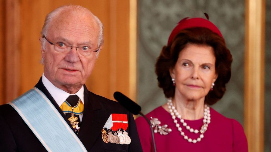 König Carl Gustaf und Königin Silvia haben sich in häusliche Isolation begeben. (eee/spot)