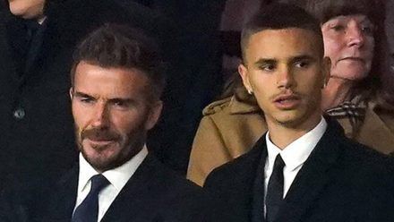 David und Romeo Beckham bei einem Fußballspiel Anfang Dezember 2021. (jom/spot)