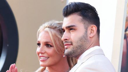 Britney Spears und Sam Asghari, hier auf dem roten Teppich im Jahr 2019, verbringen aktuell mehr Zeit mit den Kindern der Sängerin. (wue/spot)
