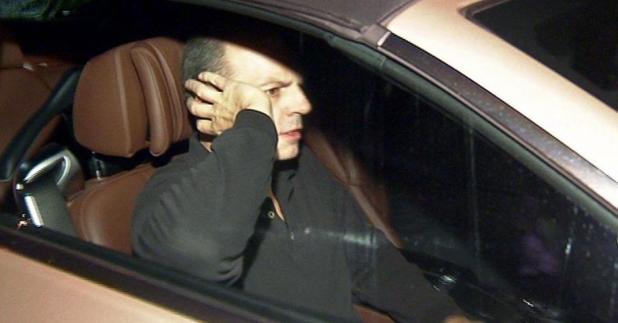 Thomas Drach, verurteilter Reemtsma-Entführer, verlässt im Jahr 2013 nach 15-jähriger Haft das Gefängnis Hamburg-Fuhlsbüttel im Auto seines Anwalts.