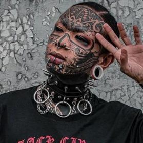 Ist diese Frau vom Teufel besessen?