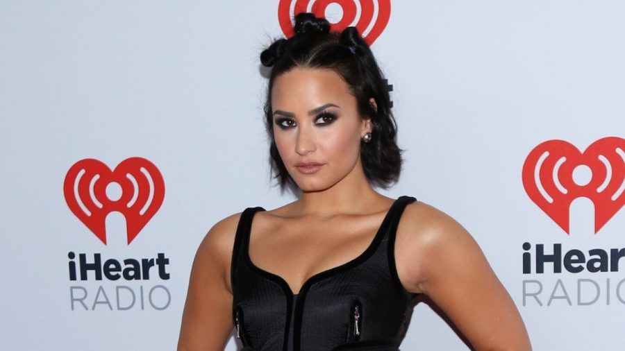 Demi Lovato: Rasierter Schädel und Spinnen-Tattoo