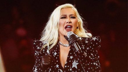 Christina Aguilera feiert ihr Comeback mit viel nackter Haut