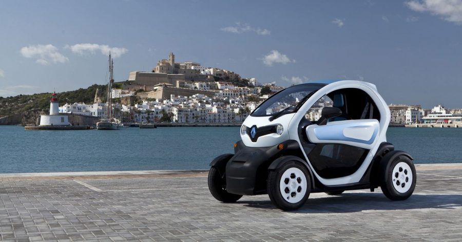 Vier Räder und ein Dach über den Kopf: Fahrzeuge wie der Twizy von Renault üben sich in Minimalismus.
