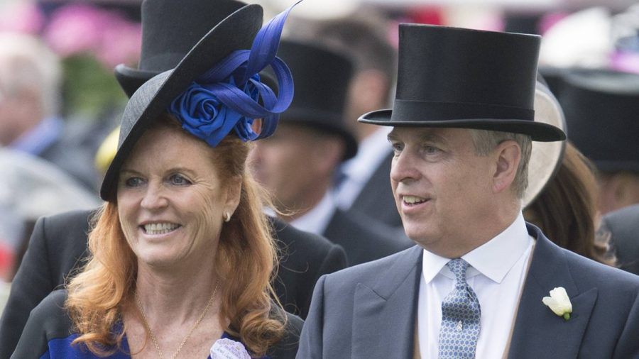 Herzogin Sarah und Prinz Andrew verstehen sich auch nach der Scheidung noch gut - hier waren sie 2015 gemeinsam in Ascot. (tae/spot)