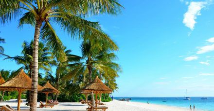 Traumstrand mit Abstand: Am Strand des Luxushotels Zuri Zanzibar braucht man sich um Gedränge keine Sorgen zu machen.
