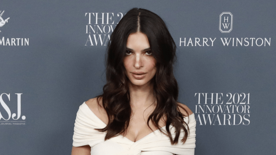 Neues Jahr, neuer Look: Emily Ratajkowski mit neuer Friese aus Winterpause zurück!