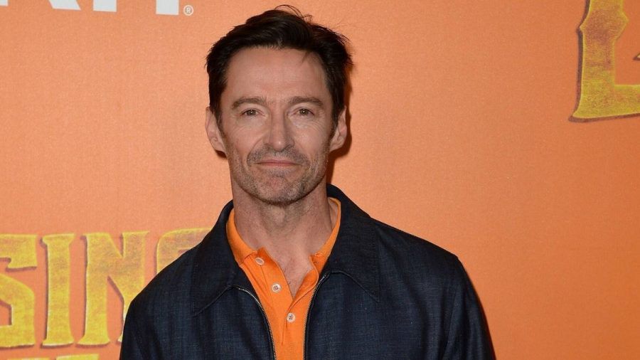 Hugh Jackman: Beim Gassi-Gehen trägt sein Hund rote Stiefel