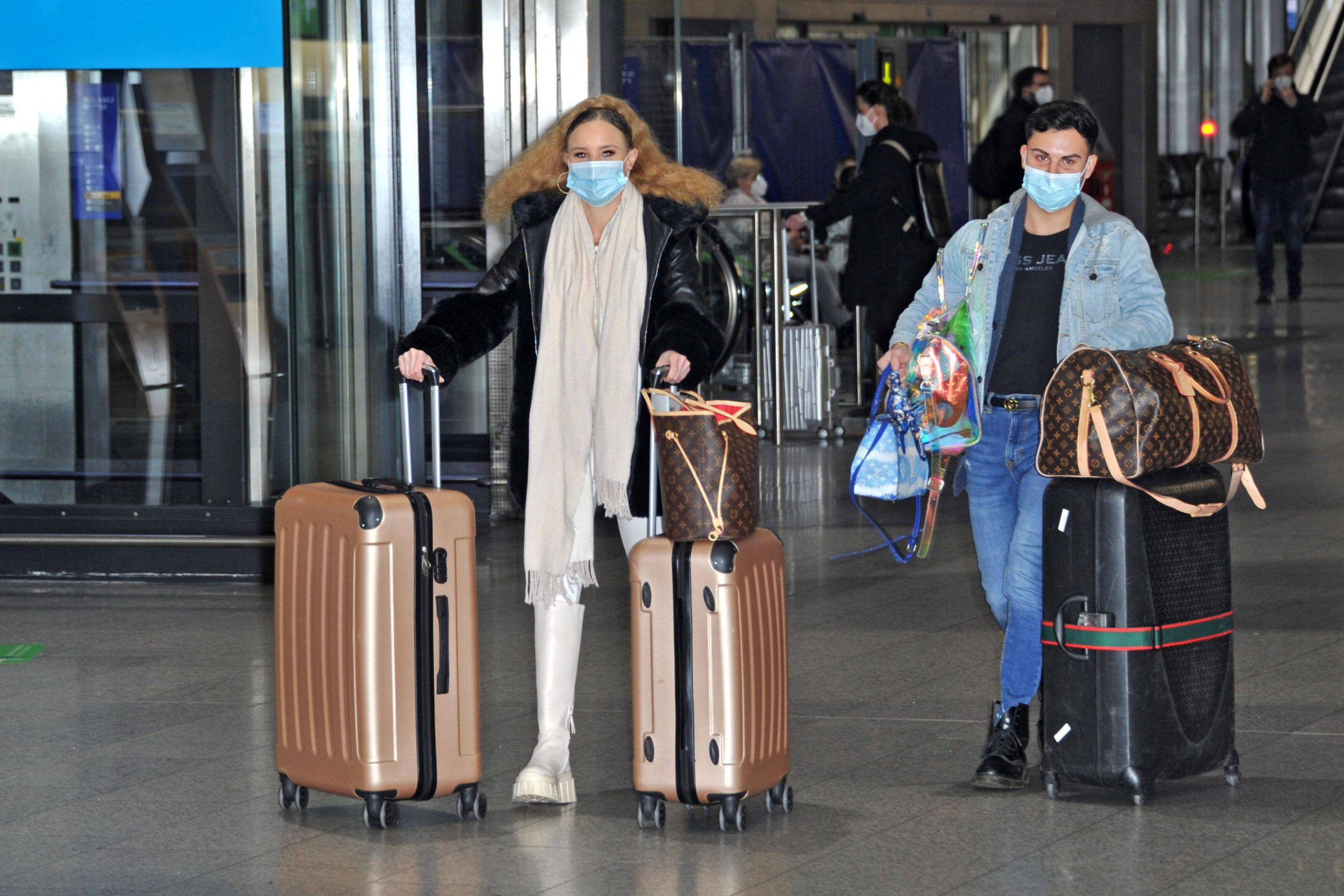 „Dschungelcamp 2022": Christin Okpara rastet am Flughafen aus – belügt sie gerade ihre Follower?