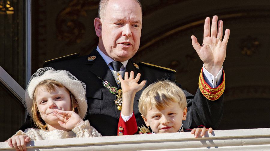 Prinz Albert: Hier sehen wir seine unehelichen Kinder mit den Zwillingen