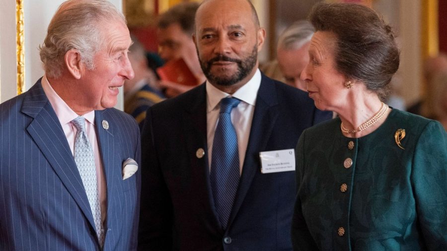 Prinz Charles und seine Schwester Prinzessin Anne bei einem Termin in London. (eee/spot)