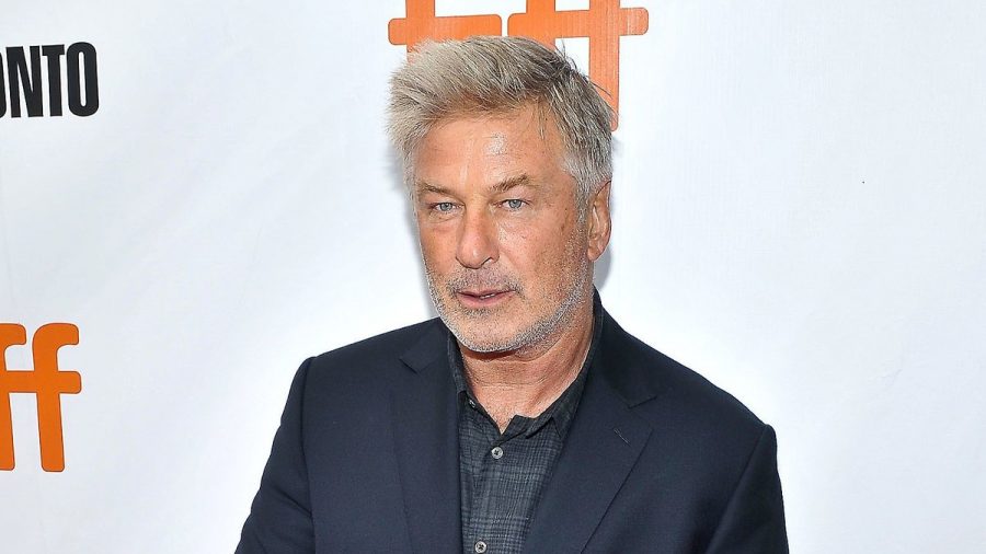 Alec Baldwin (Foto) hatte die Waffe in der Hand, die den tödlichen Schuss auf Halyna Hutchins abfeuerte. (tae/spot)