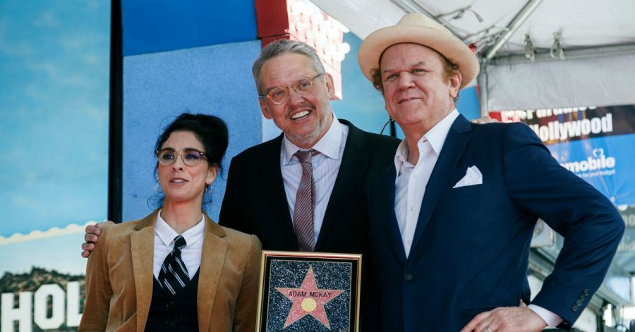 US-Schauspielerin Sarah Silverman (v.l.n.r.), Drehbuchautor Adam McKay und US-Schauspieler John C. Reilly nehmen an einer Zeremonie auf dem Hollywood Walk of Fame teil.