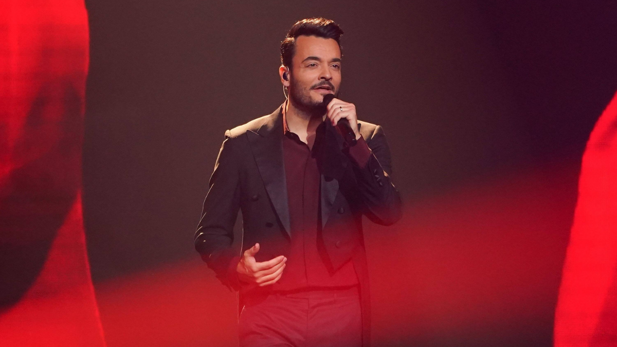 Giovanni Zarrella festeggia la prima televisiva sulla televisione italiana grazie a Michele Hunziker!
