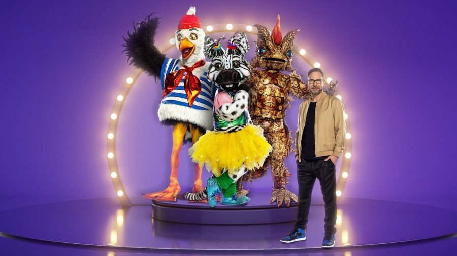 Matthias Opdenhövel und drei der neuen "Masked Singer"-Masken: Möwe, Zebra und Dornteufel. (jom/spot)